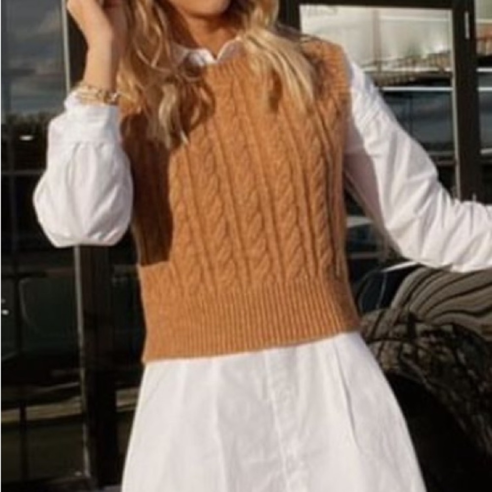Sweater vest